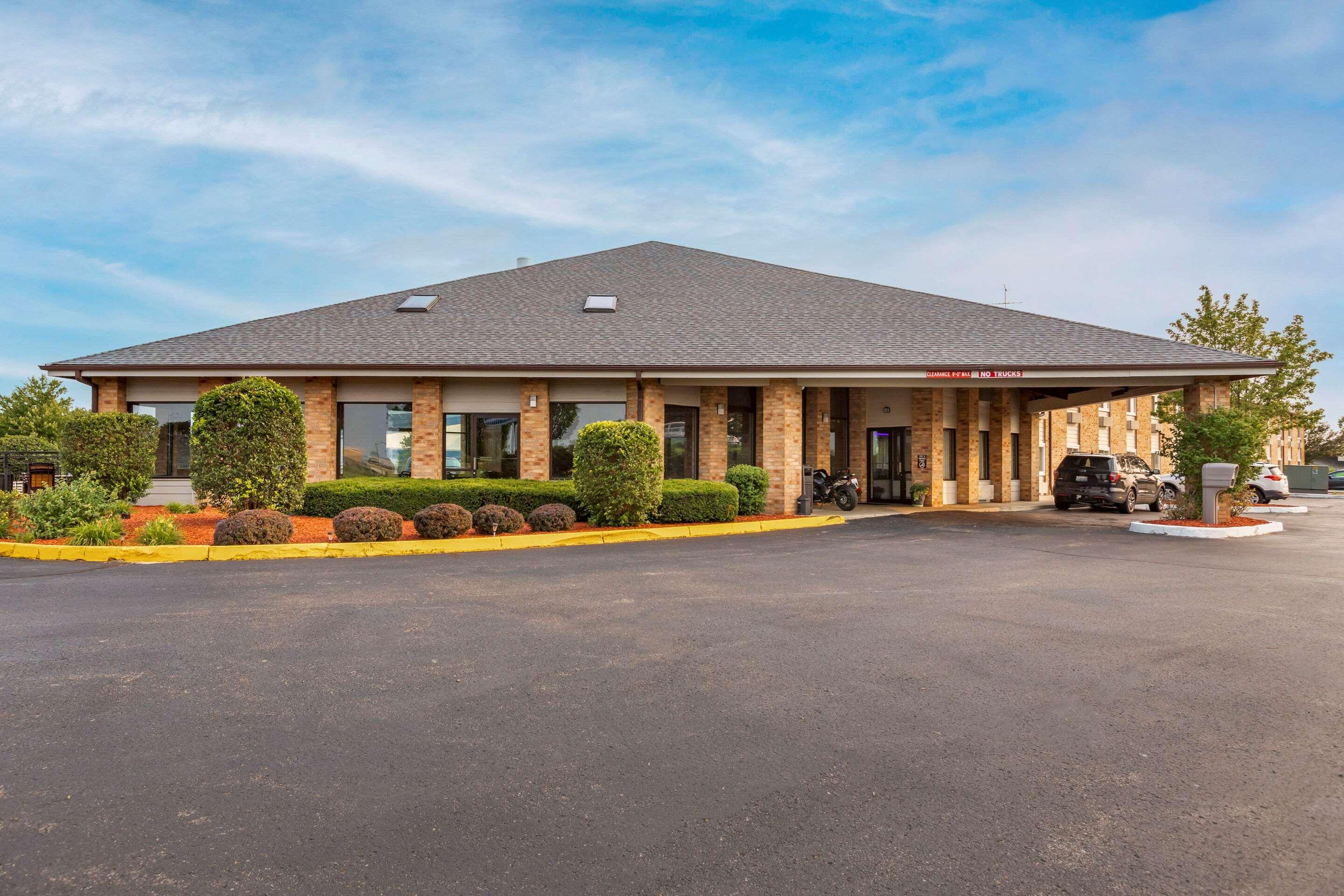 罗德威库珀斯维尔酒店 Coopersville 外观 照片