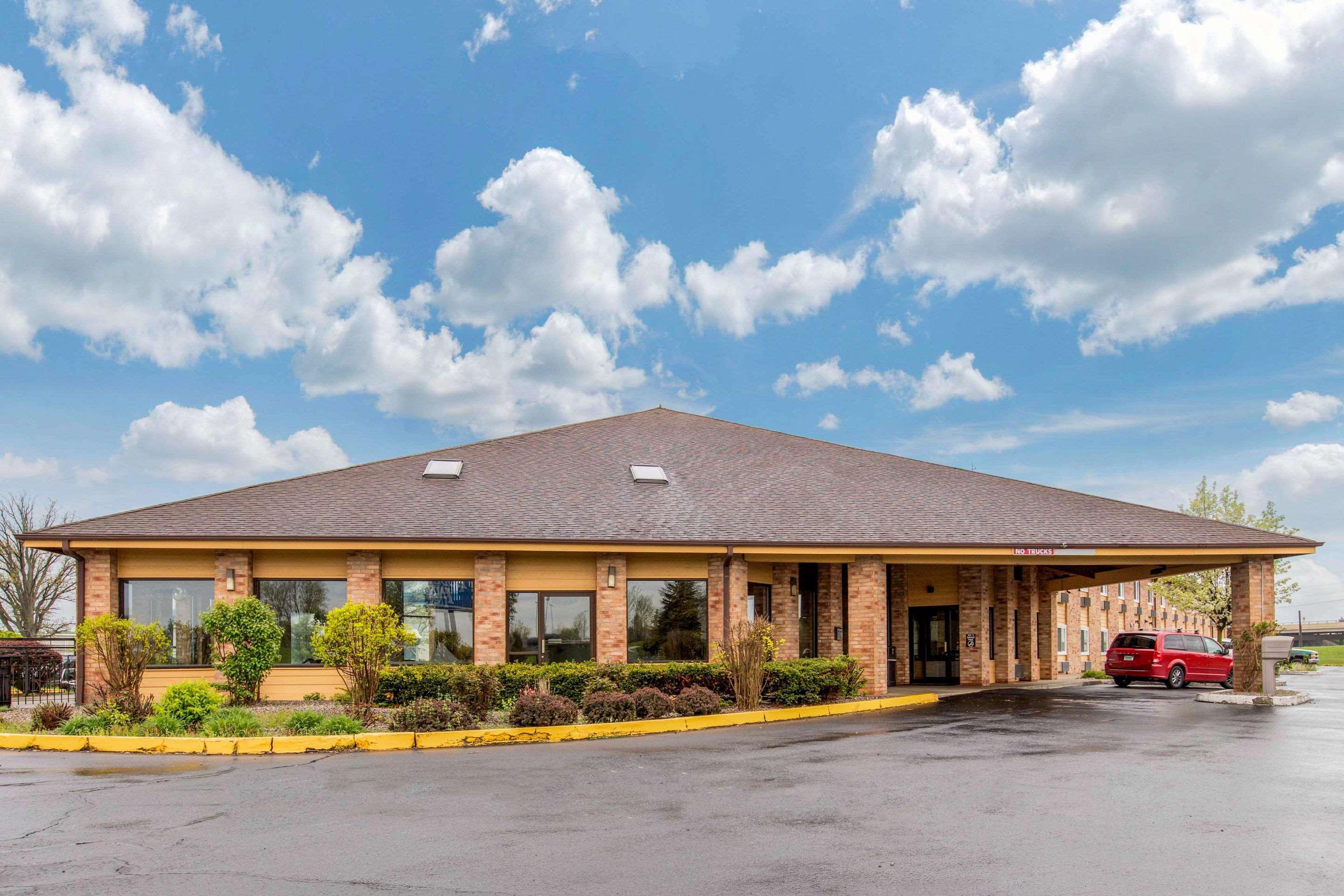 罗德威库珀斯维尔酒店 Coopersville 外观 照片